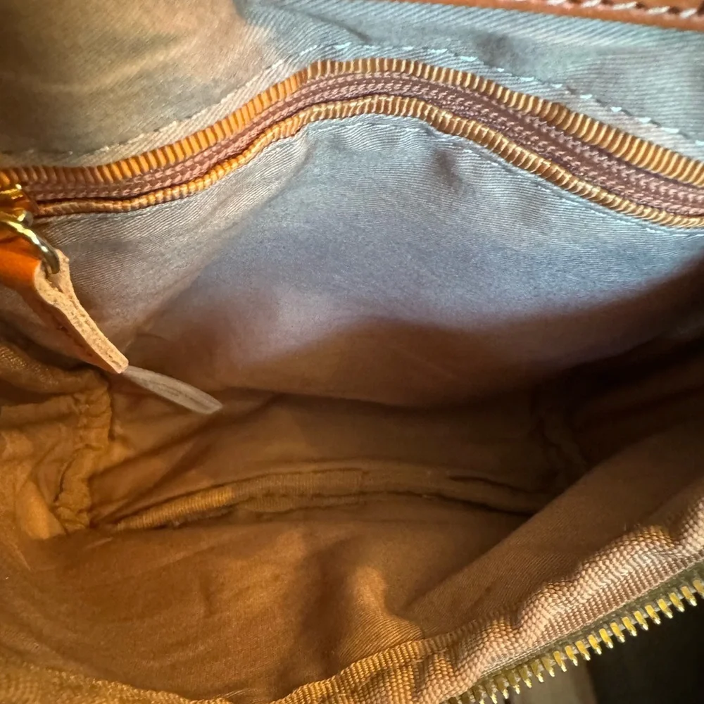 Hobo Small  Taupe Leather Crossbody Bag - Picture 10 of 11